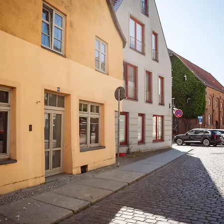 Апартаменты London Buck Штральзунд